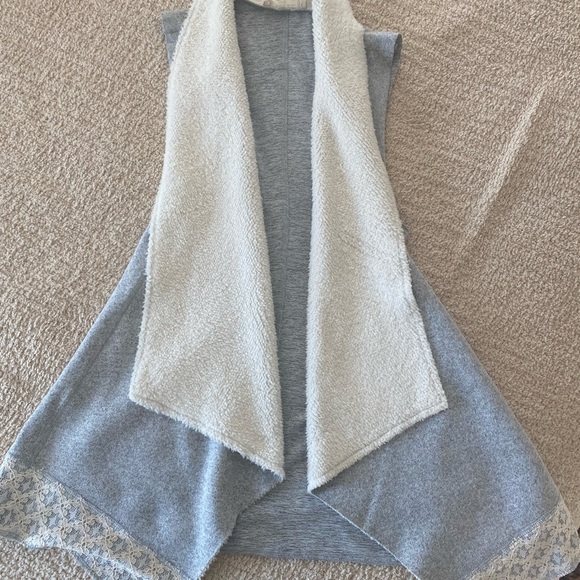 Cozy & Lightweight Vest - Picture 6 of 7